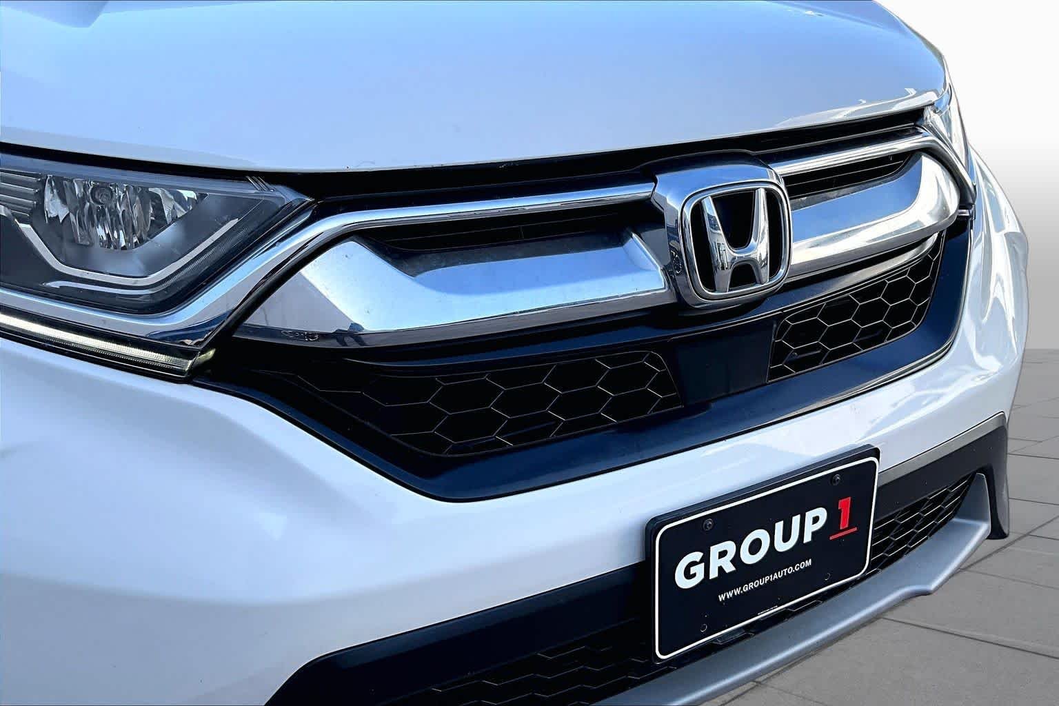 Used 2018 White Diamond Pearl Honda EX image 30