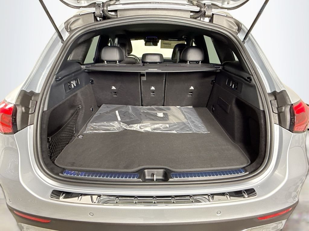Used 2026 Silver Mercedes-Benz GLC 300 image 23