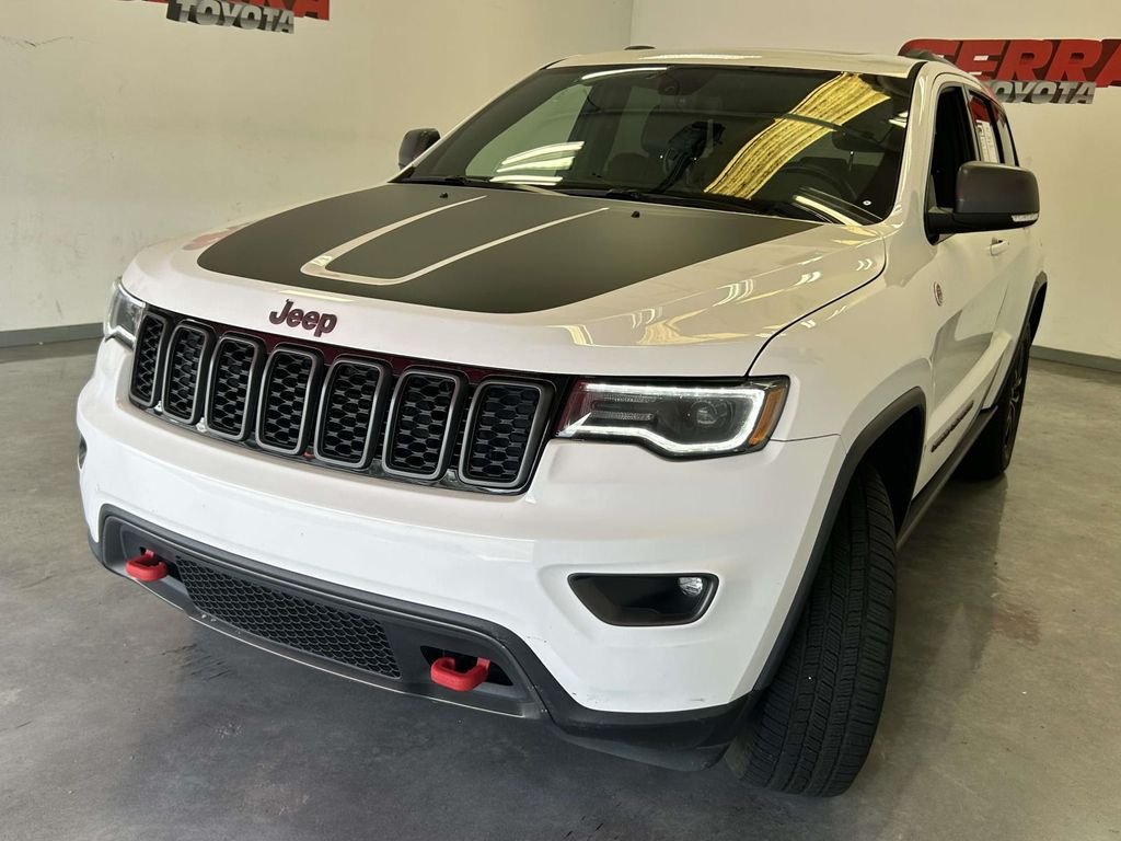 Used 2018 White Jeep Trailhawk image 7