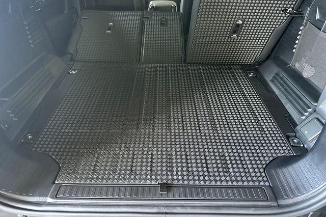 New 2026 Woolstone Green Land Rover S image 14