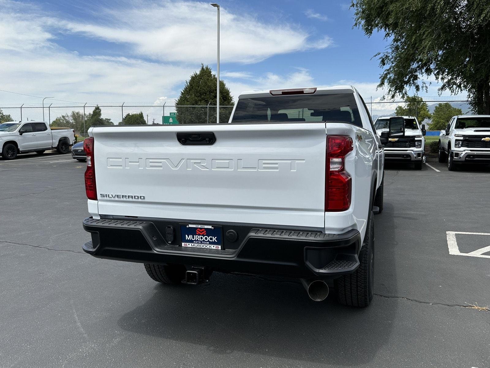 New 2026 Summit White Chevrolet WT image 8