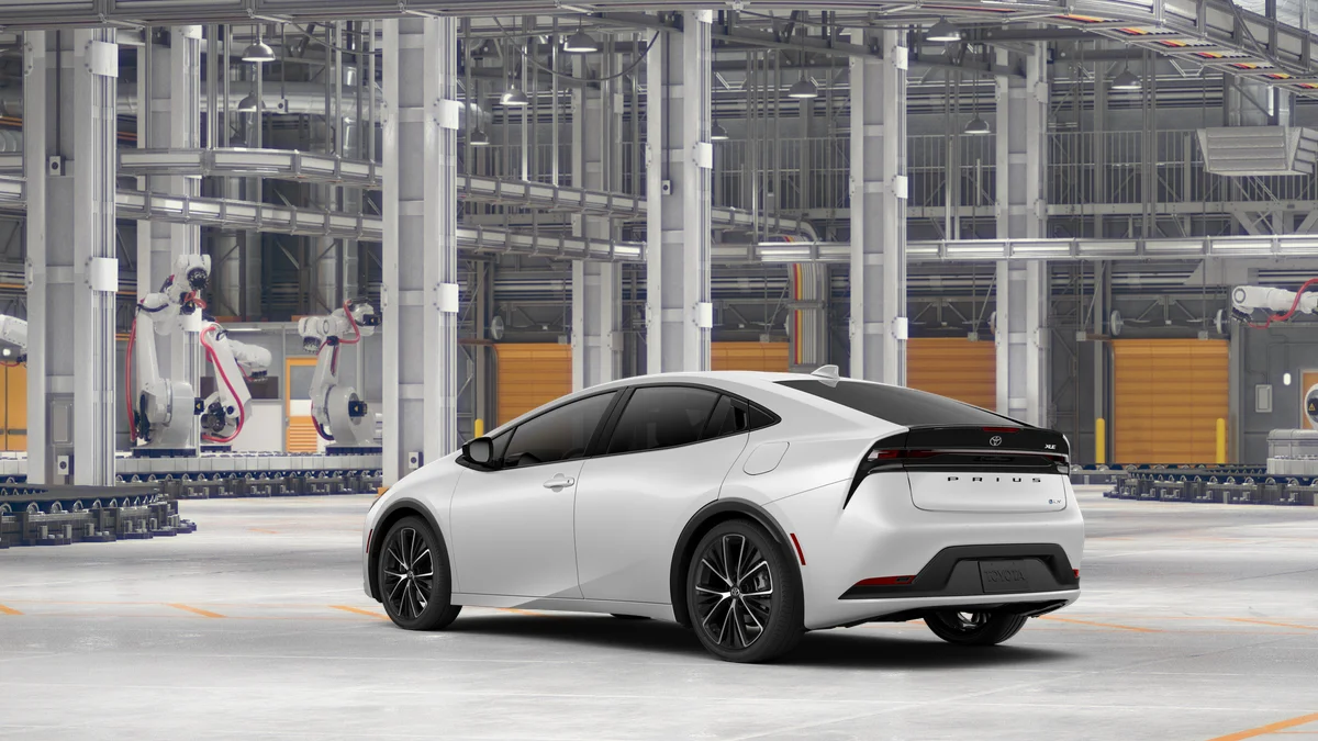New 2027 Wind Chill Pearl Toyota XLE image 6