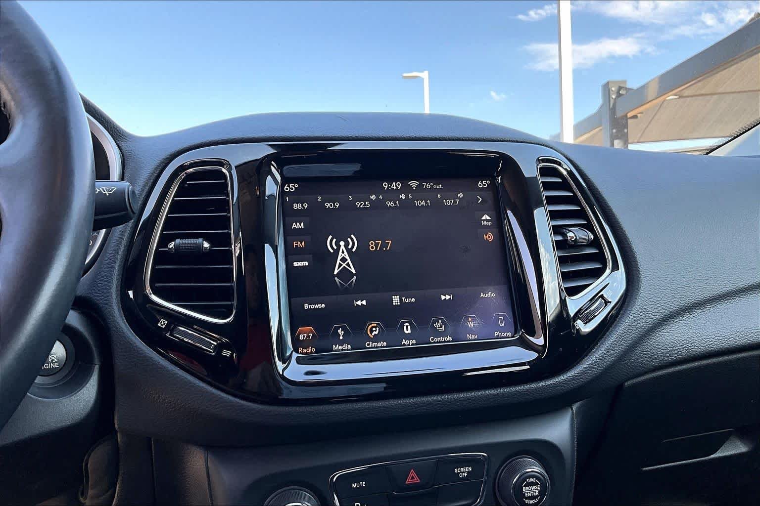 Used 2019 White Clearcoat Jeep Limited image 29