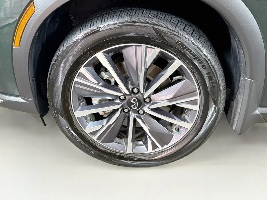 Certified Used 2027 Green INFINITI LUXE image 45