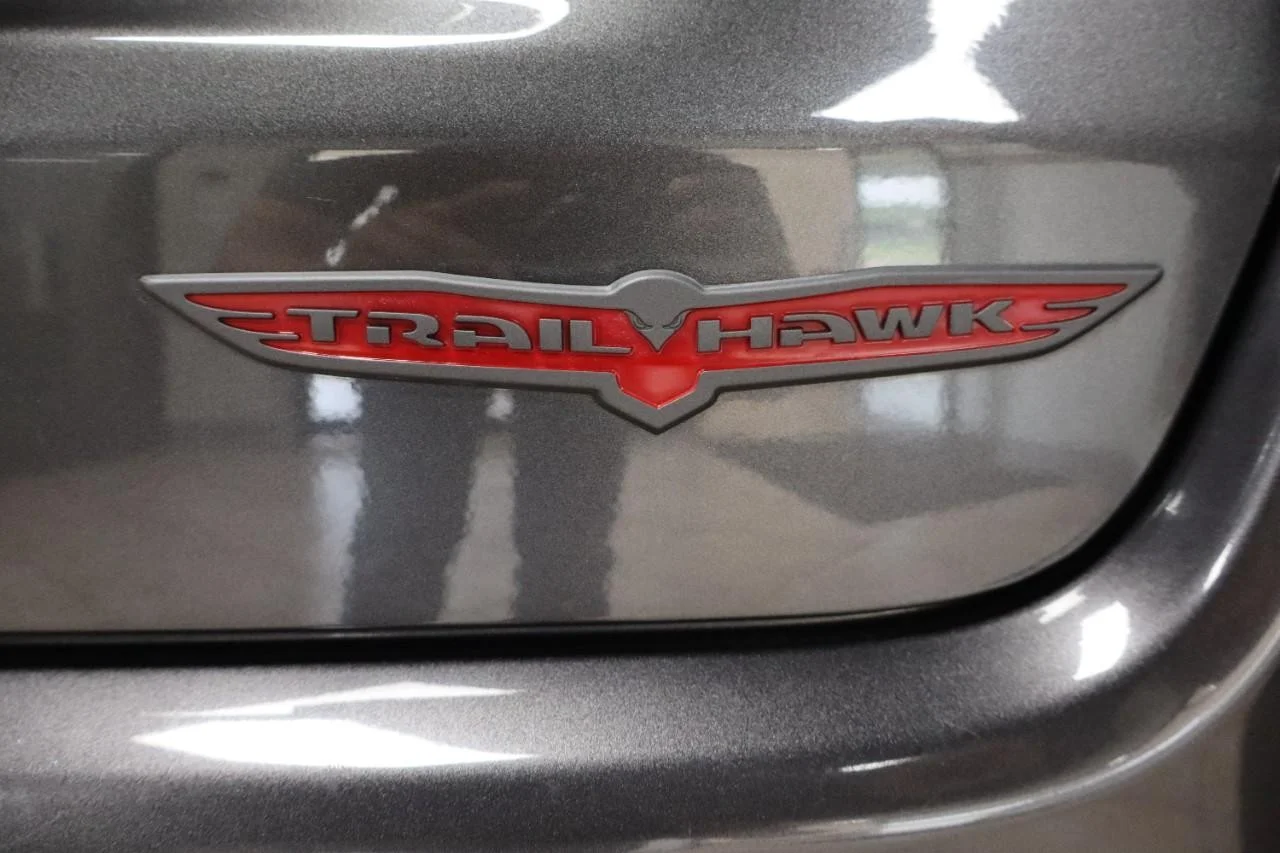 Used 2024 Baltic Gray Metallic Clear Coat Jeep Trailhawk image 20