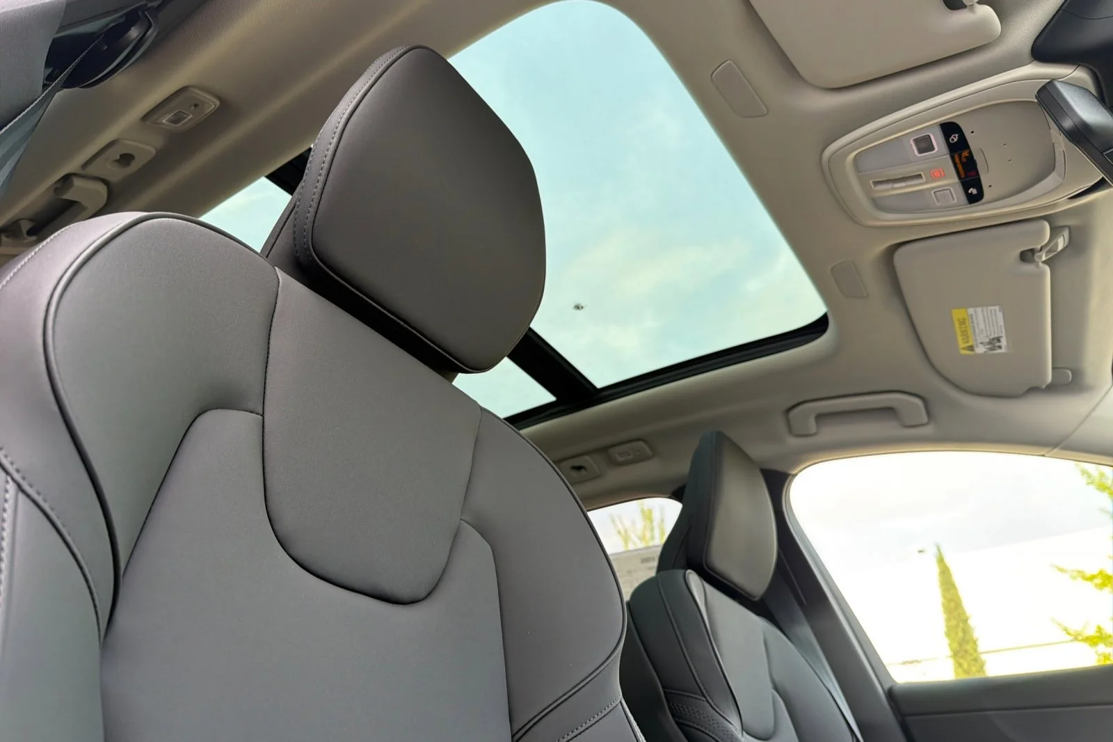New 2026 CRYSTAL WHITE Volvo Plus image 12