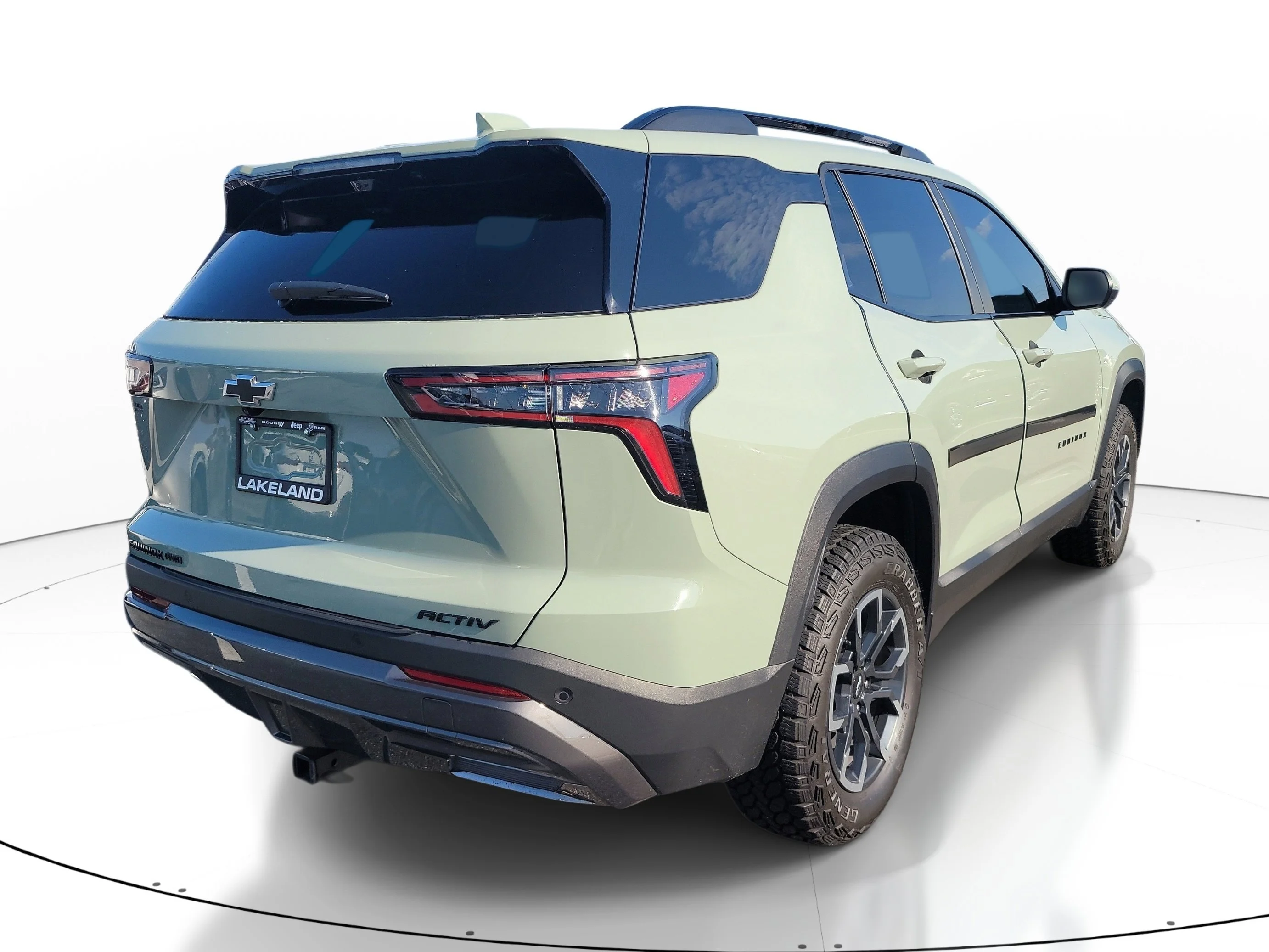 Used 2025 Cacti Green Chevrolet AWD ACTIV image 4