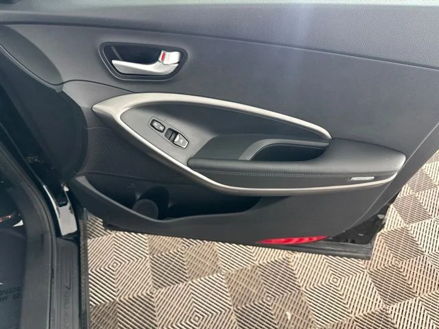 Used 2015 Black Hyundai GLS image 19