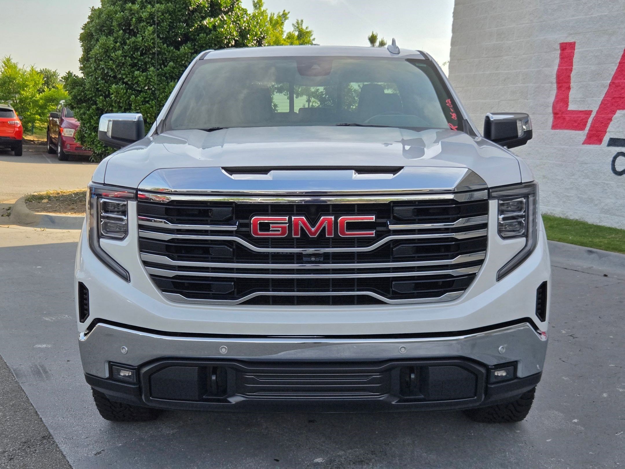 Used 2023 GMC Sierra 1500 SLT with VIN 3GTUUDELXPG151028 for sale in Little Rock