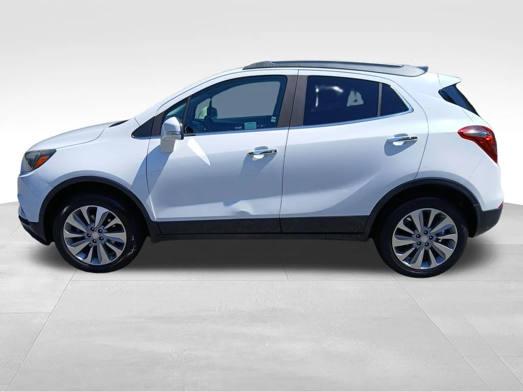 Used 2018 White Buick Preferred image 2