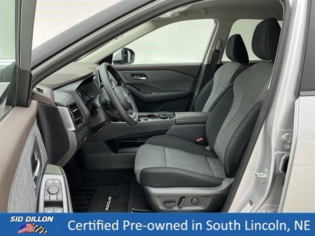 Used 2023 Brilliant Silver Metallic Nissan SV image 17