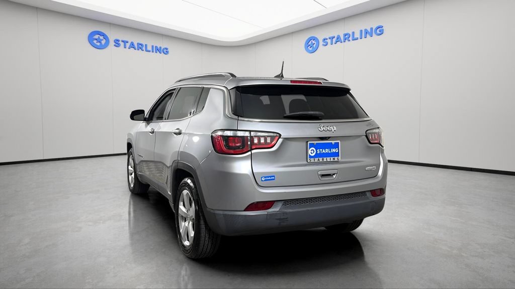Used 2020 Silver Jeep Latitude FWD image 6
