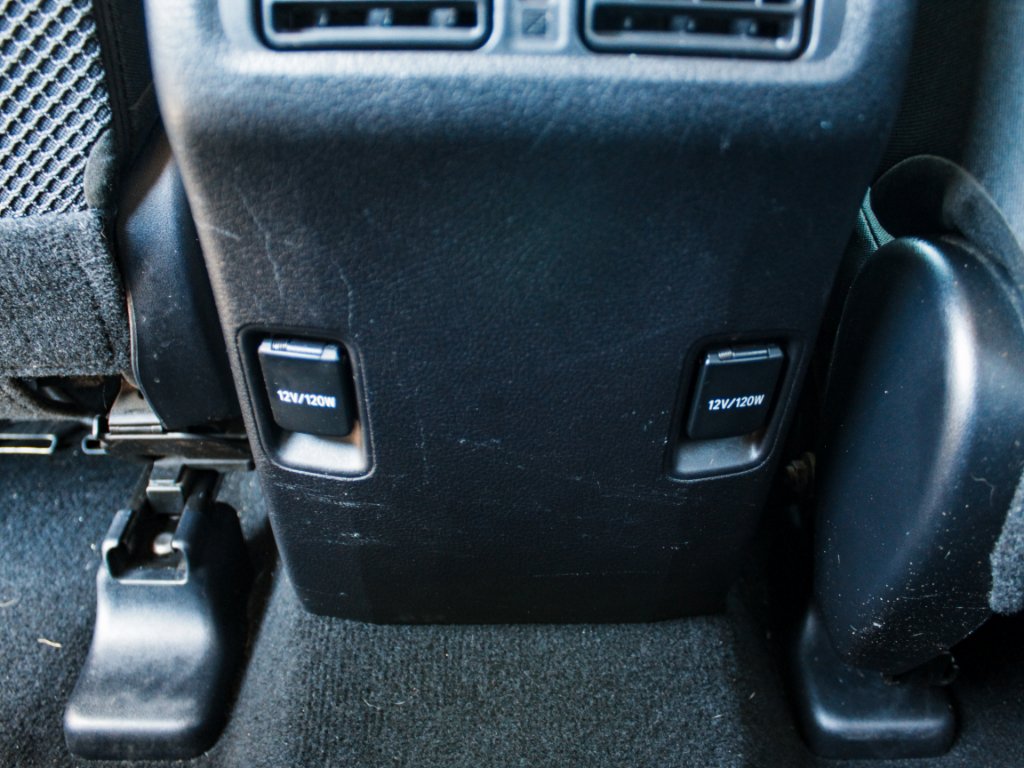 Used 2015 Classic Silver Metallic Toyota SR5 image 26