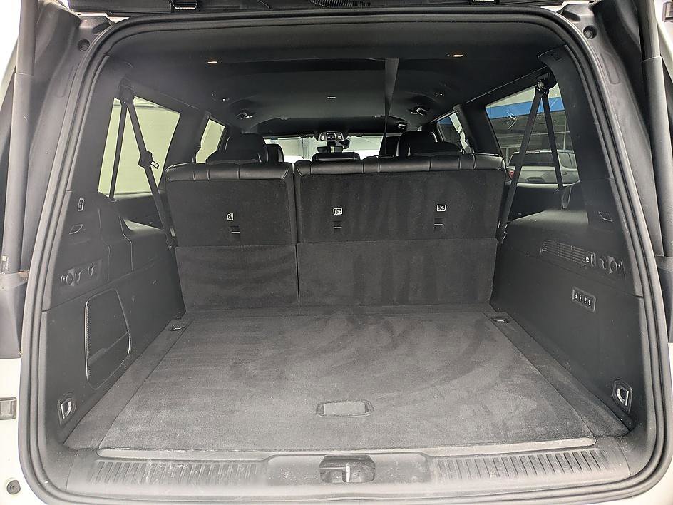 Used 2024 Bright White Clearcoat Jeep Series III image 29