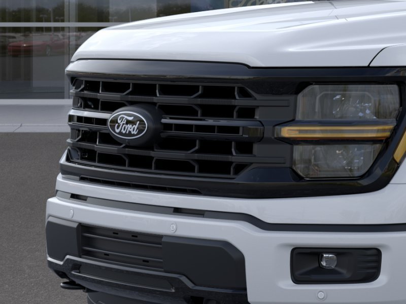 New 2026 Oxford White Ford XLT image 18