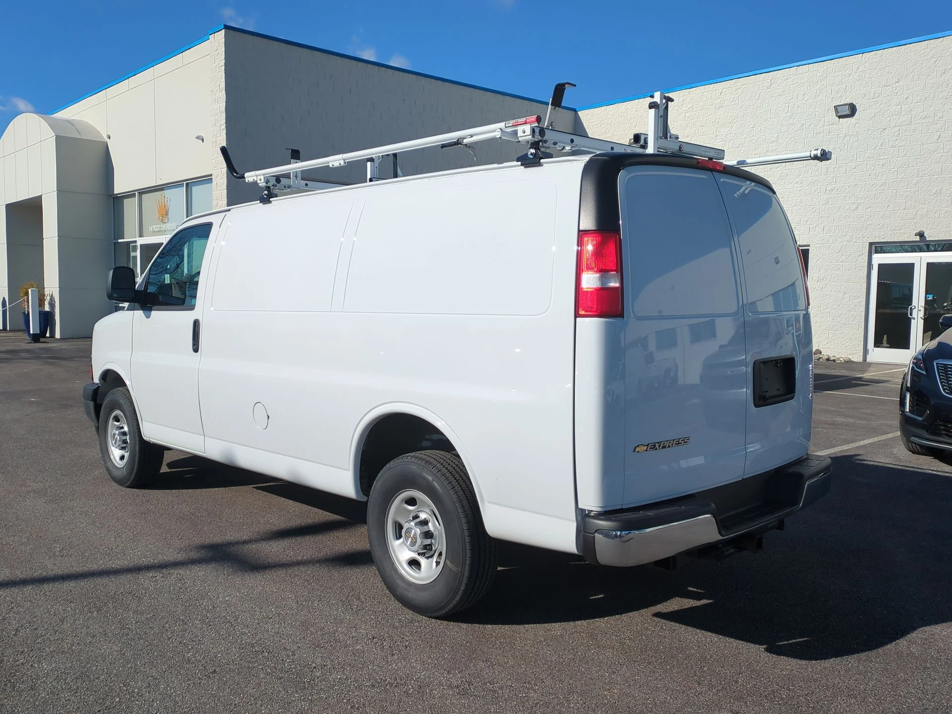 2024 Chevrolet Express Cargo Work Van - Photo 41