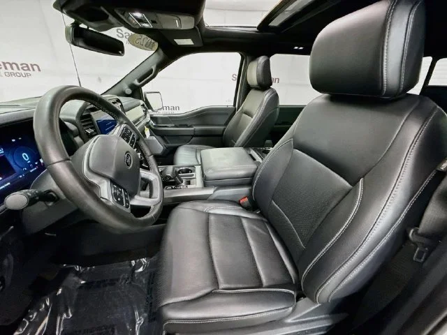 Used 2025 White Metallic Ford Lariat image 22