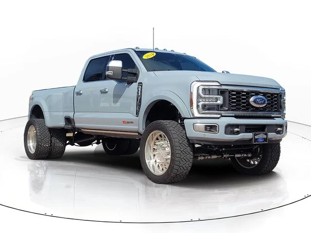 Used 2024 Gray Ford Platinum image 3