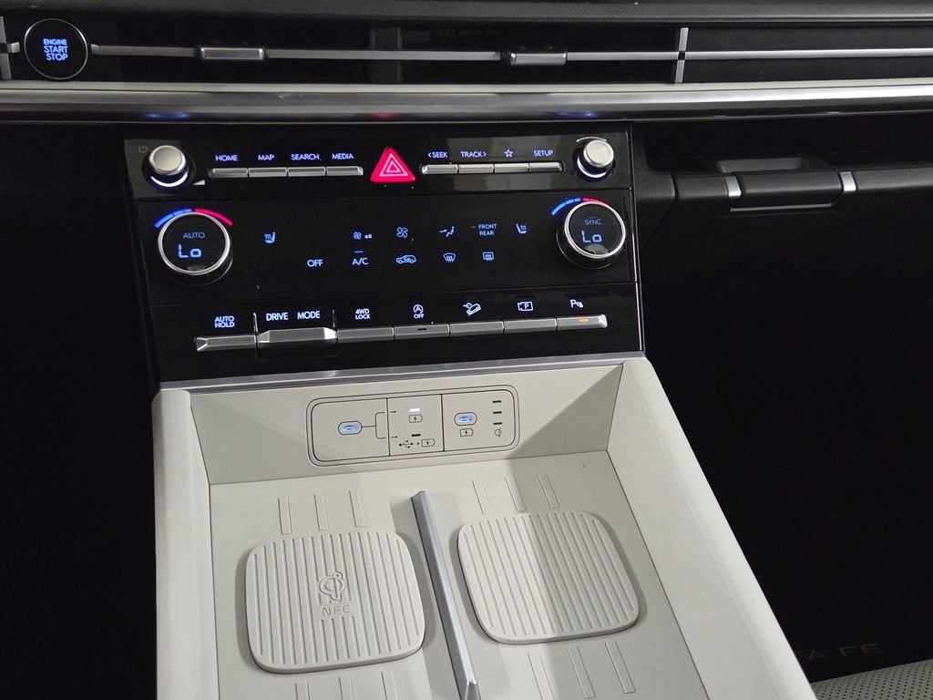 Used 2025 White Hyundai SEL image 26