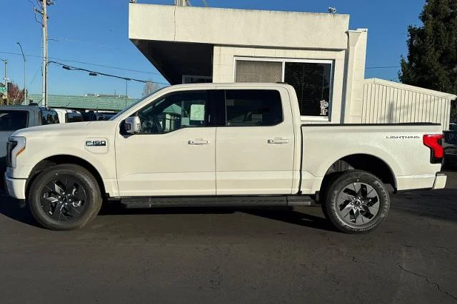 2025 Ford F-150 Lightning Lariat - Photo 7