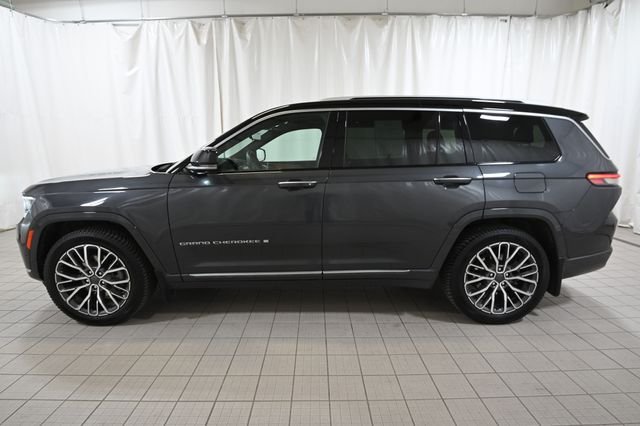 Used 2024 Gray Jeep Summit image 10