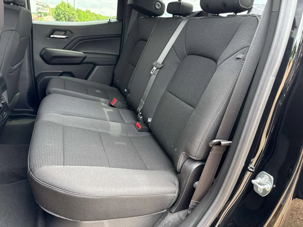 New 2026 Onyx Black GMC Elevation image 30