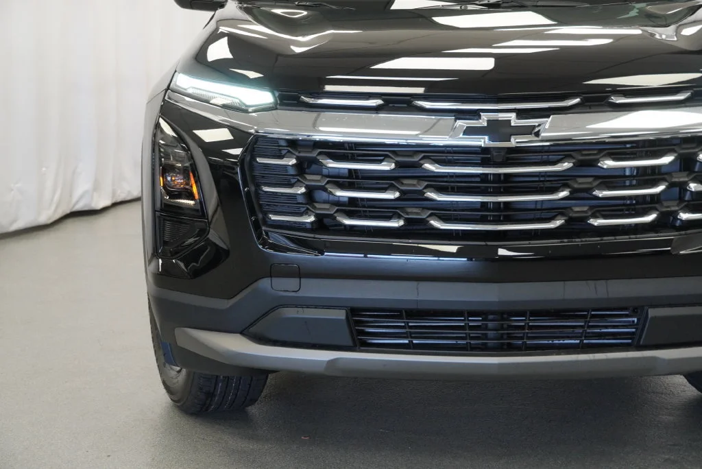 New 2027 Mosaic Black Metallic Chevrolet LT image 33