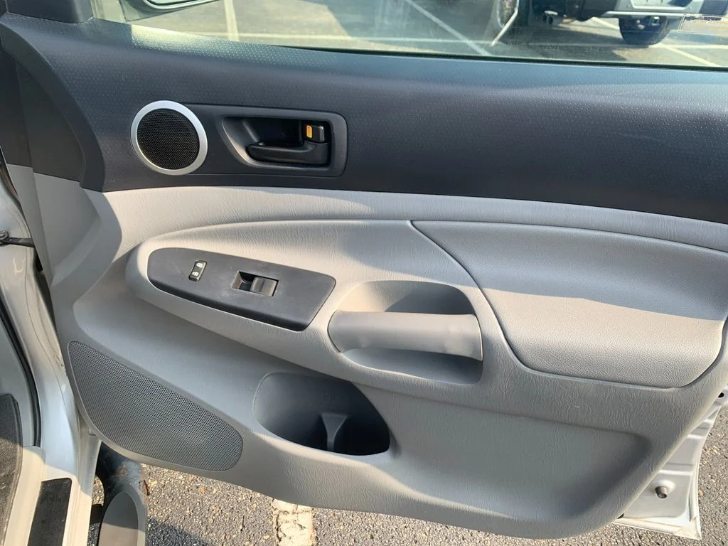 Used 2013 Silver Toyota Base image 20