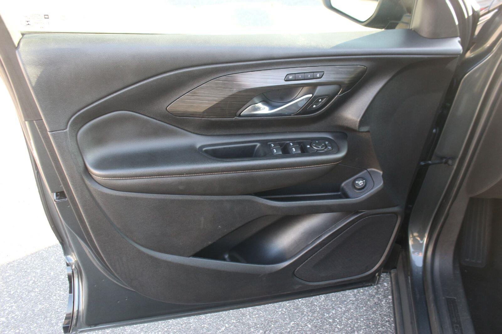 Used 2021 GRAPHITE GRAY METALLIC GMC SLT image 14