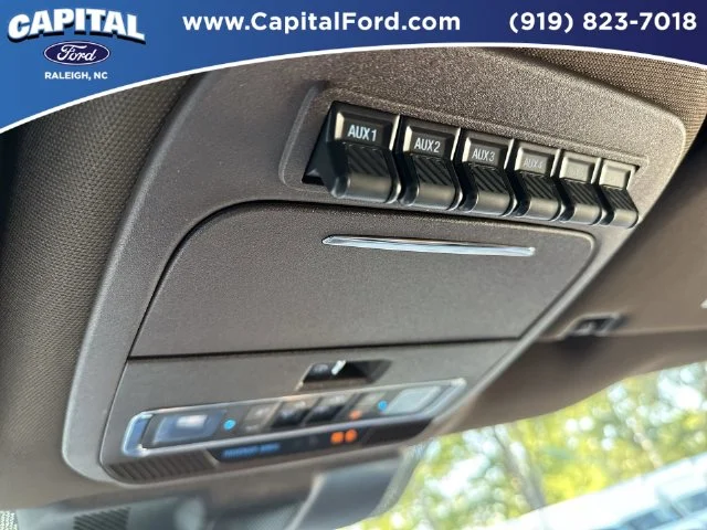 Used 2025  Ford King Ranch image 33