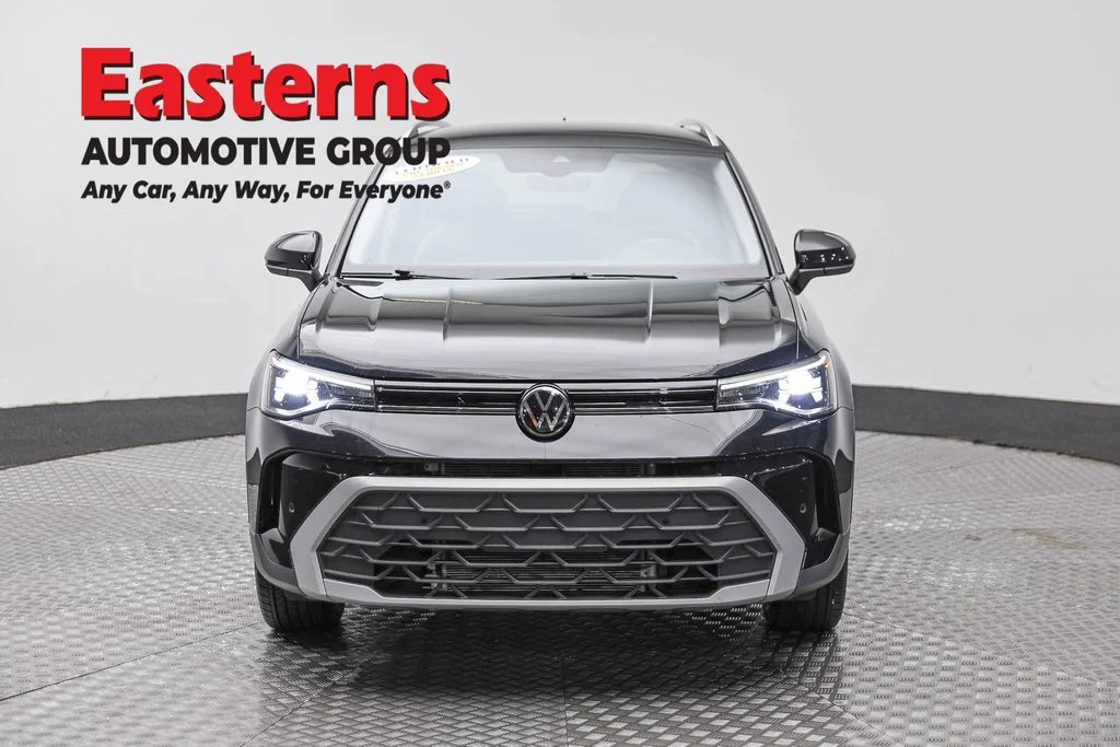 Used 2025 Black Volkswagen 1.5T SE image 2