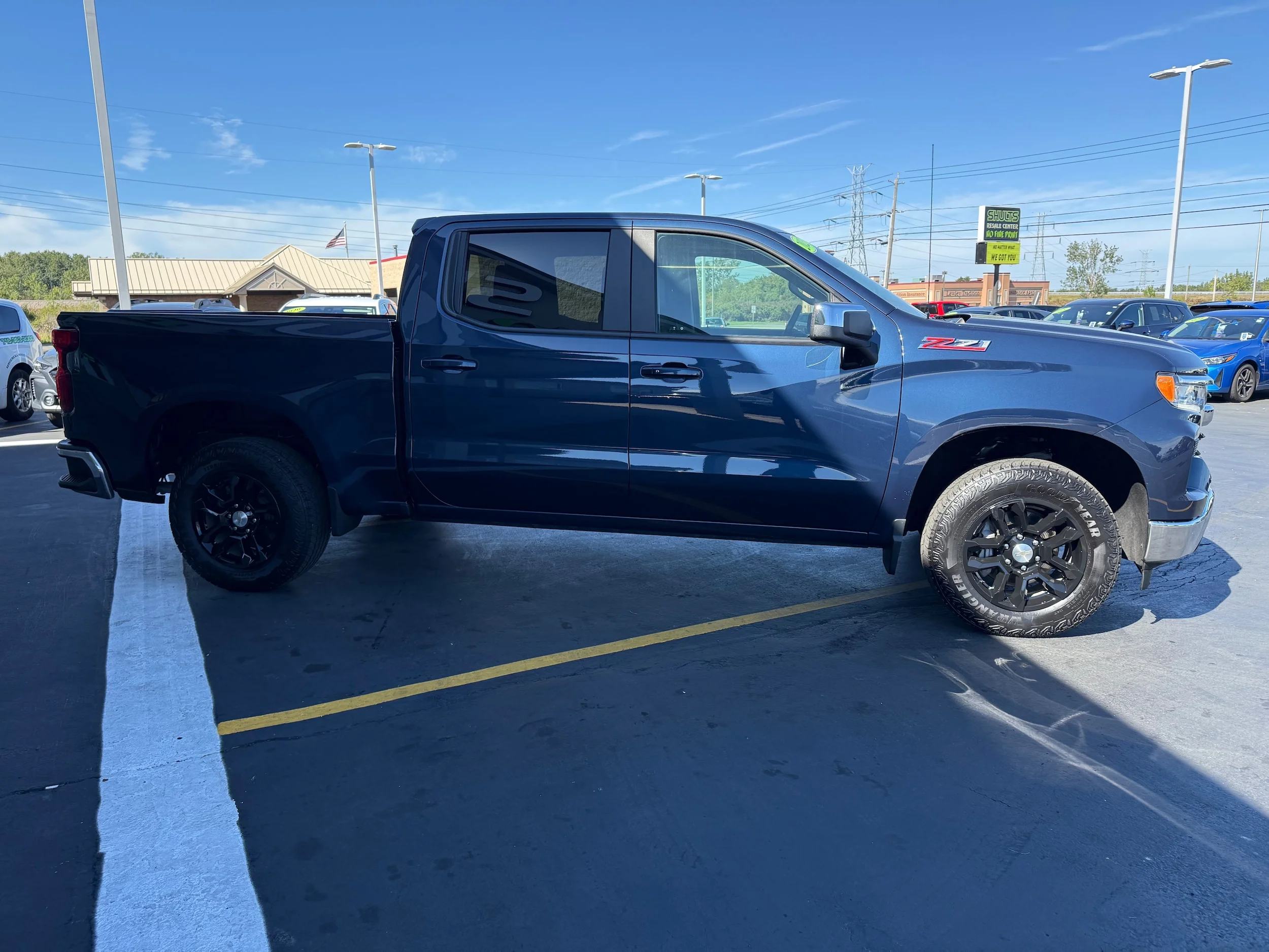 Used 2023 Northsky Blue Metallic Chevrolet LT image 8