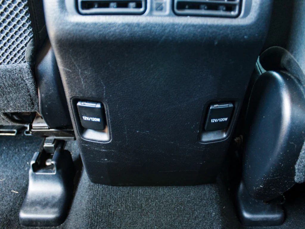 Used 2015 Classic Silver Metallic Toyota SR5 image 26