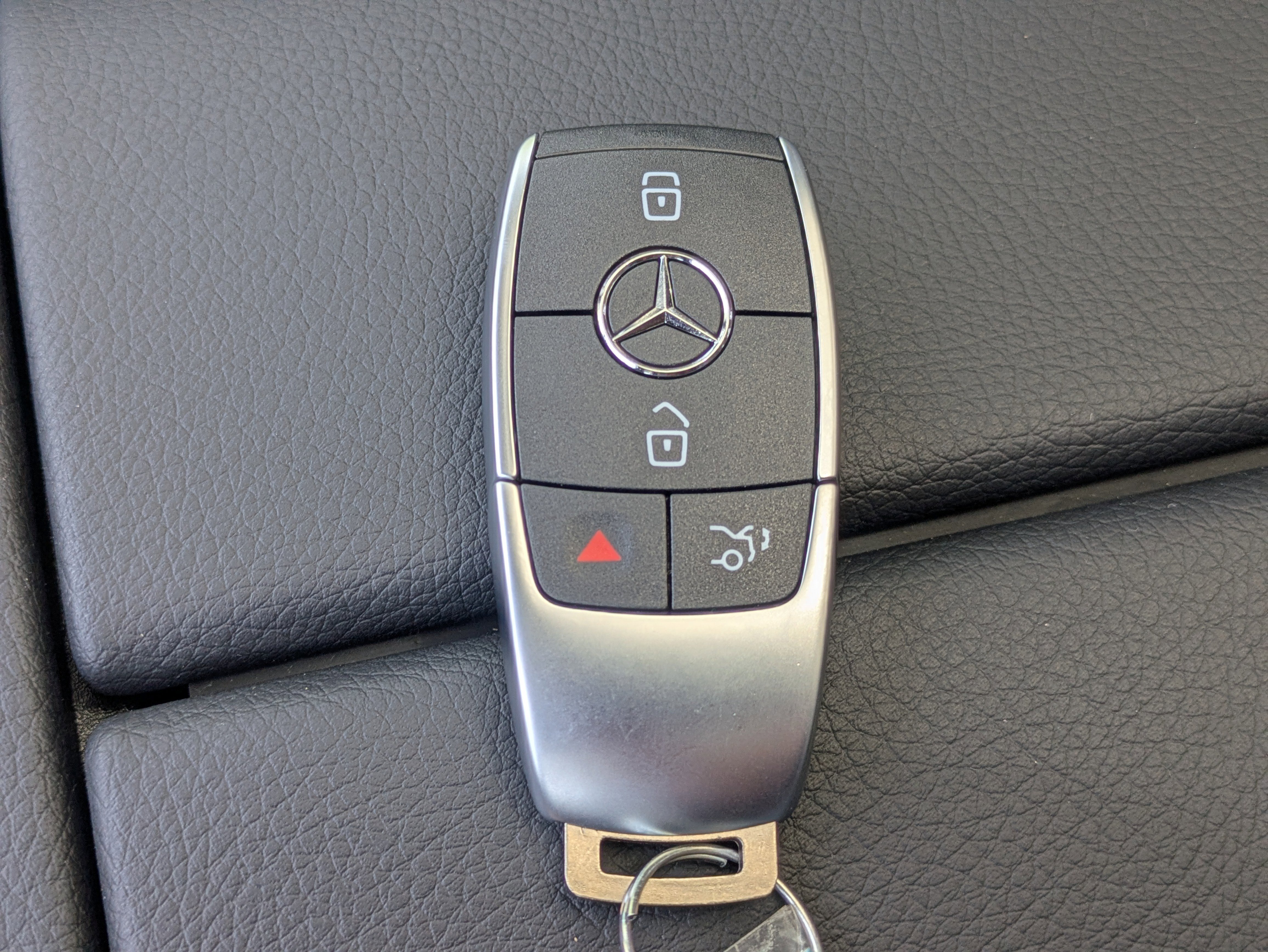 New 2026 Selenite Grey Metallic Mercedes-Benz GLE 350 image 28