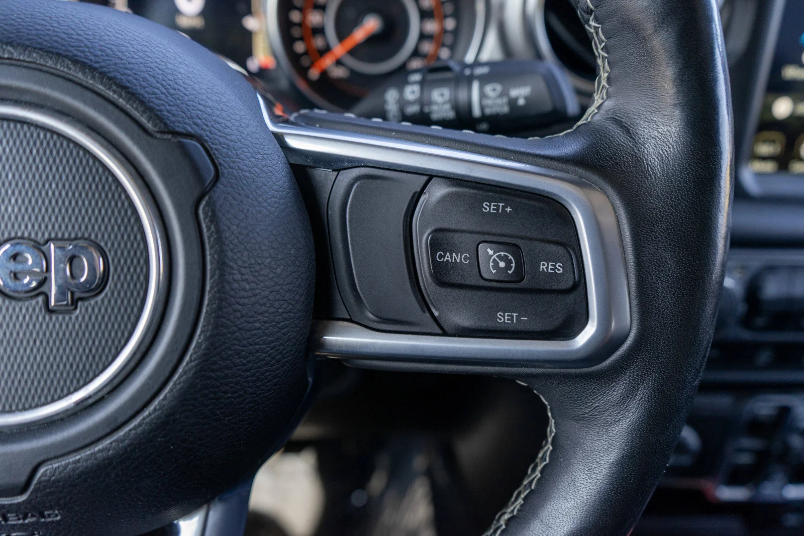 Used 2019 Black Clearcoat Jeep Unlimited Sahara image 25