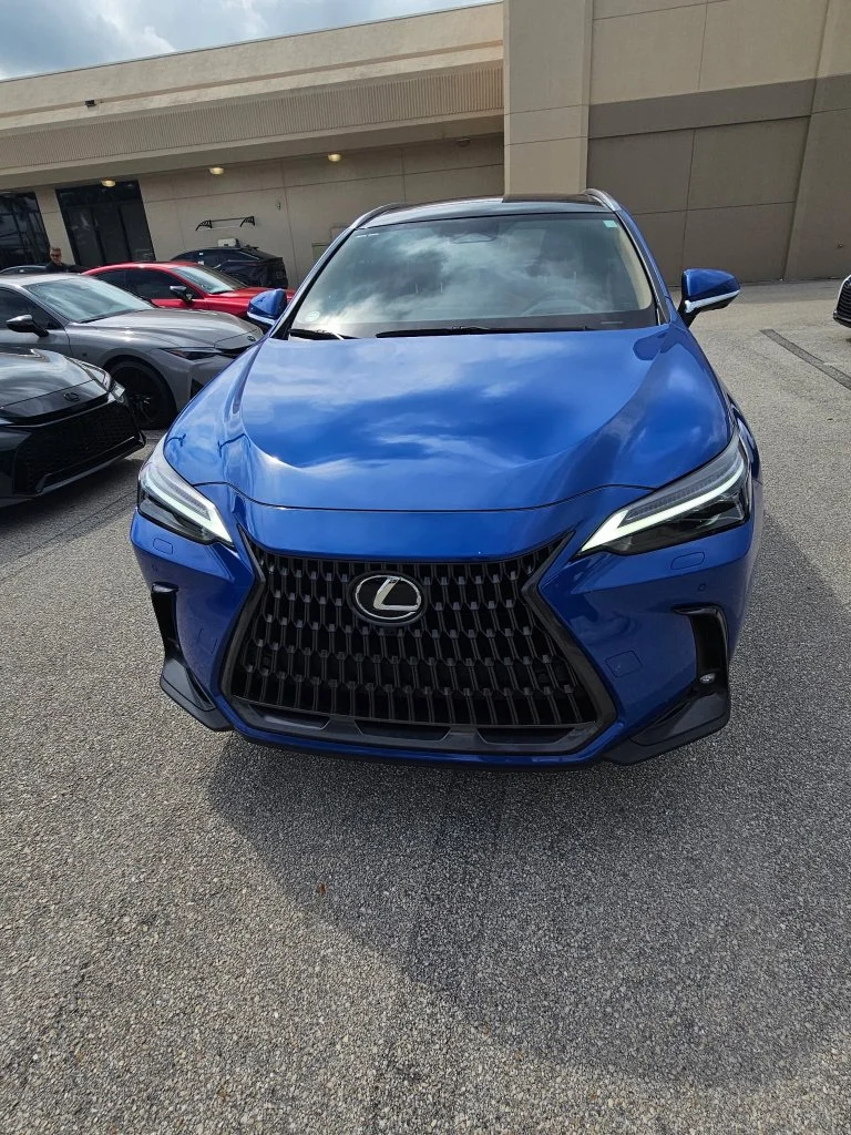 Used 2025  Lexus 350h Luxury image 3