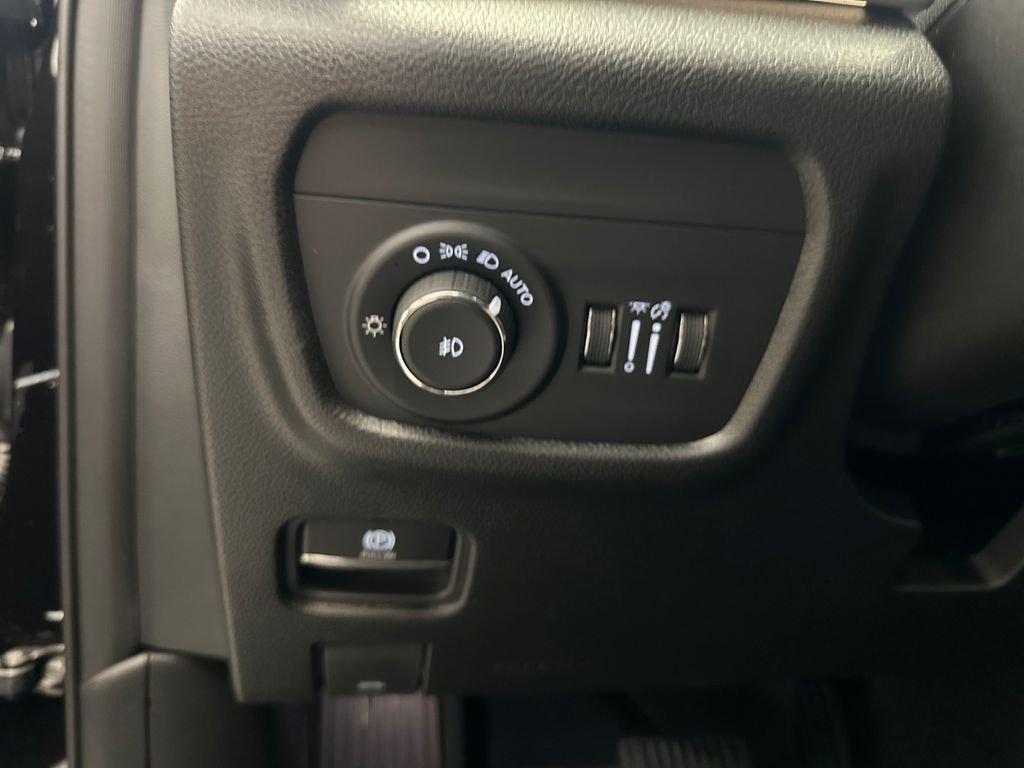 Used 2026 Black Jeep Limited image 32