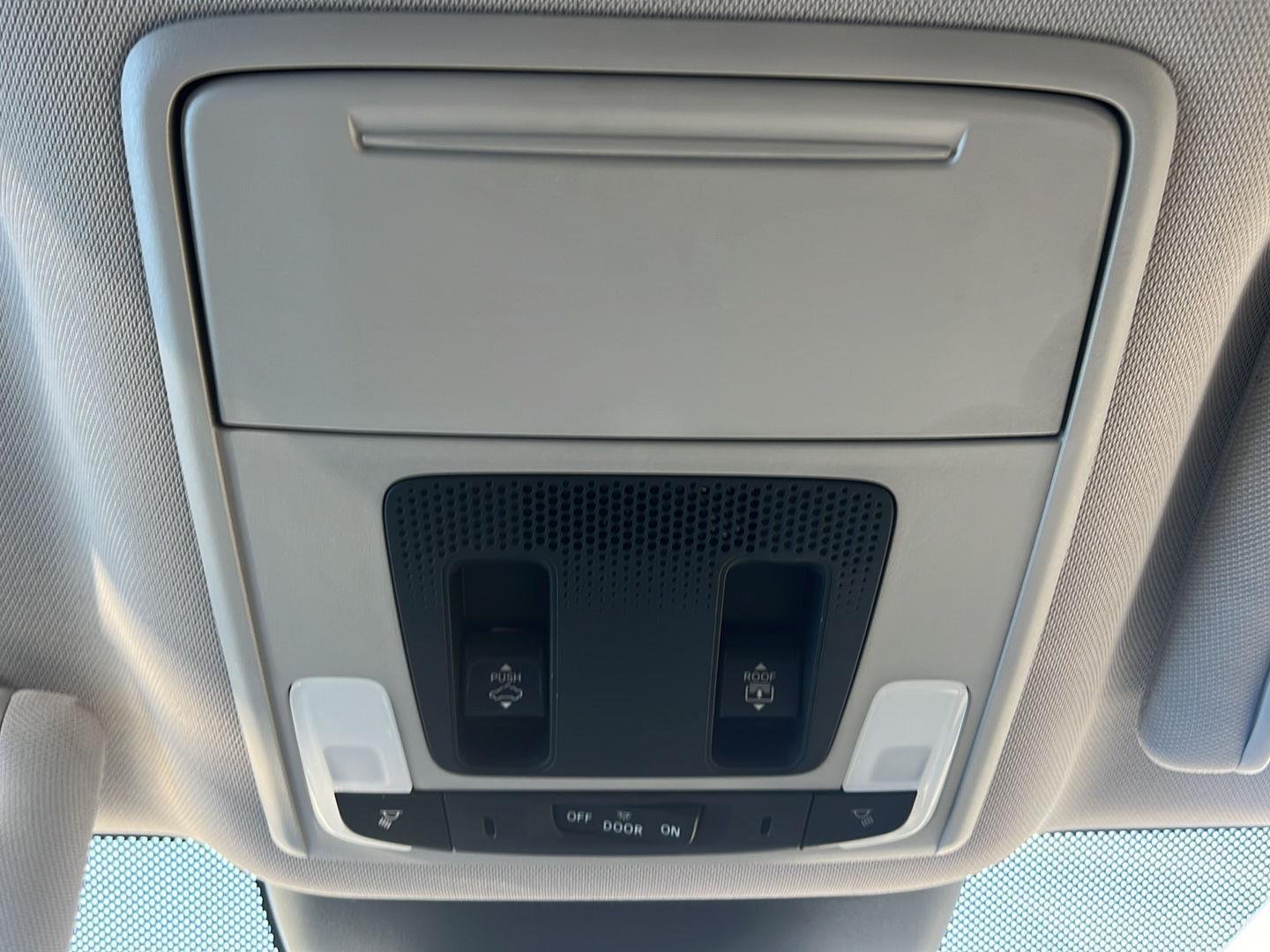 Used 2024 Platinum White Pearl Honda Touring image 15