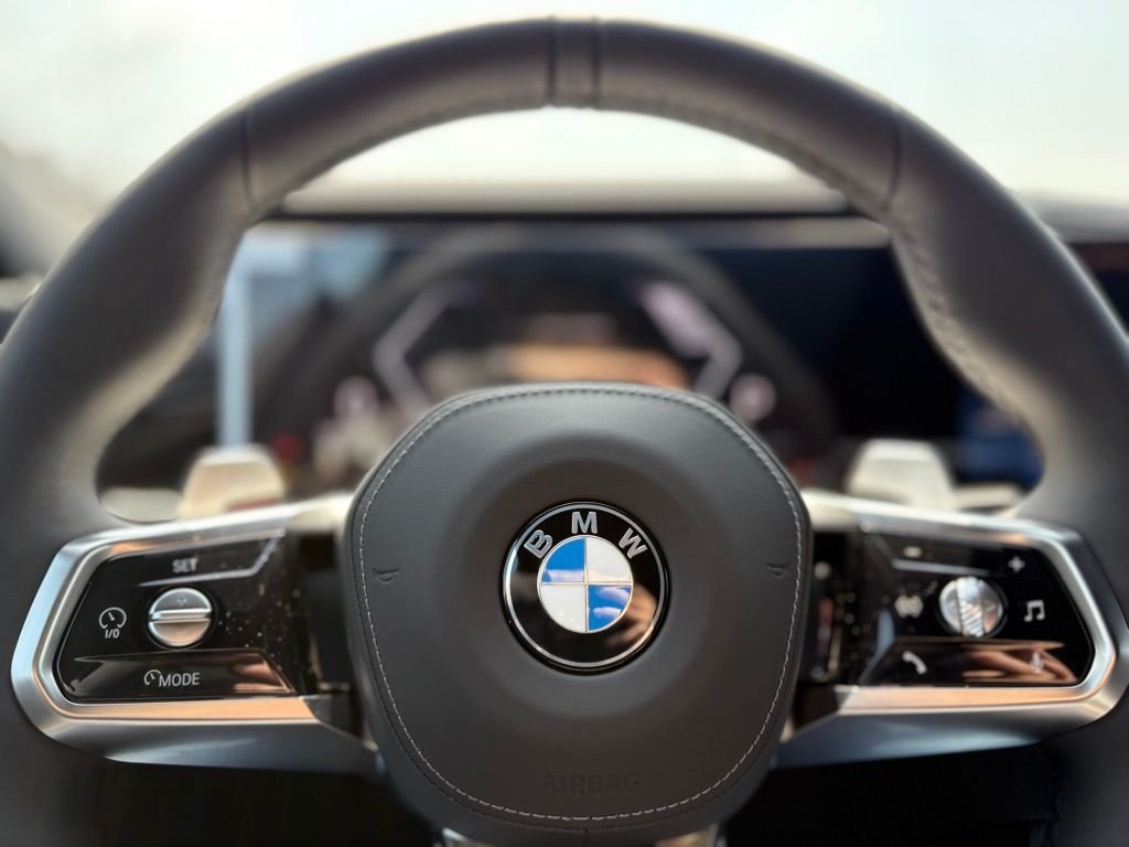 2025 BMW 7 Series 760i - Photo 12