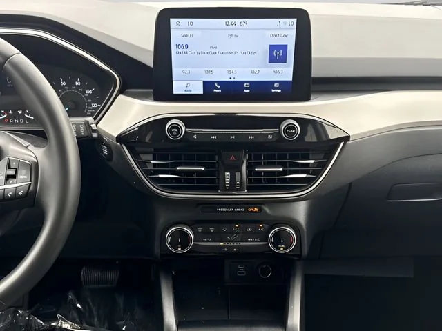 Used 2022 Blue Ford SE image 14