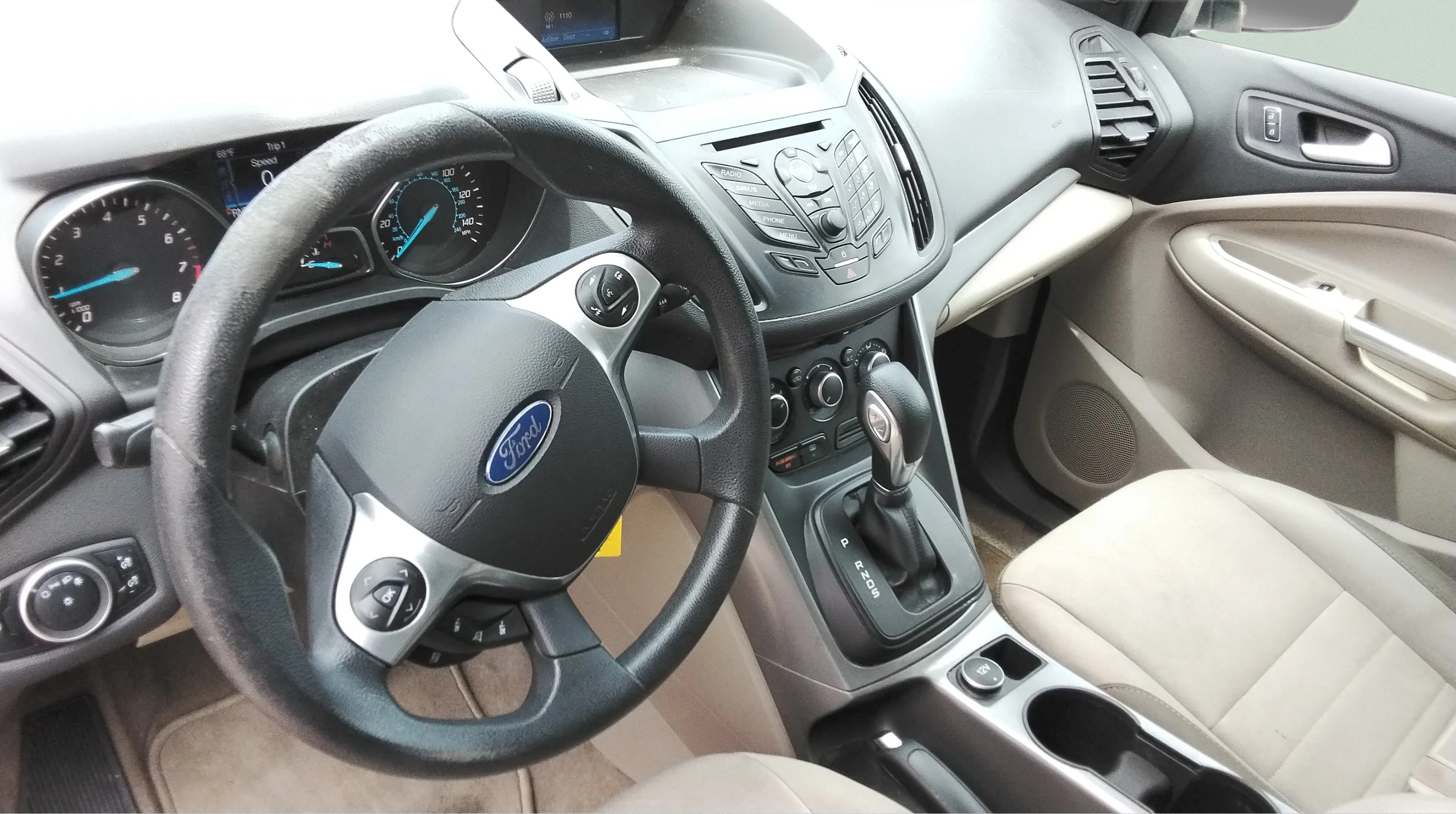 Used 2016 Orange Ford SE image 9