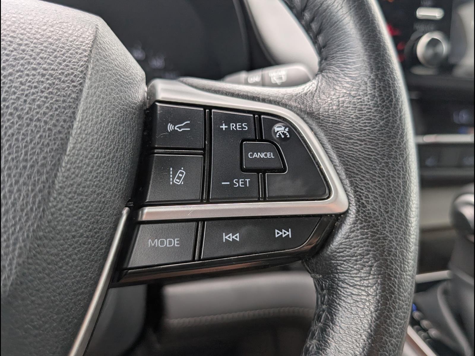 2022 Toyota Sienna XLE - Photo 23
