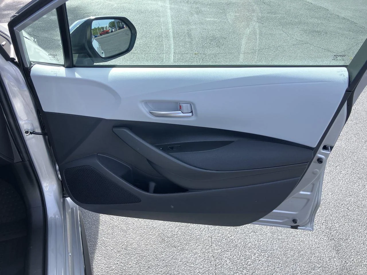 Certified Used 2026 Silver (Classic Silver Metallic) Toyota SE image 29