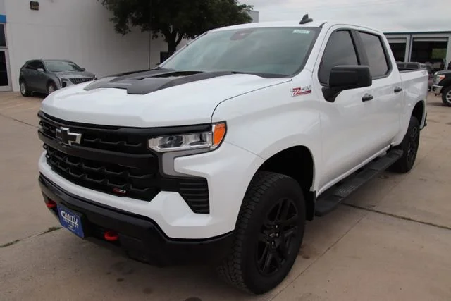 New 2026 Summit White Chevrolet LT Trail Boss image 5