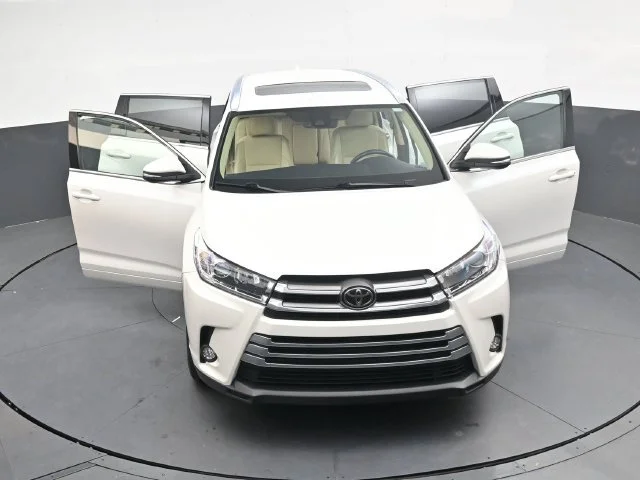 Used 2018 White Toyota Limited image 41