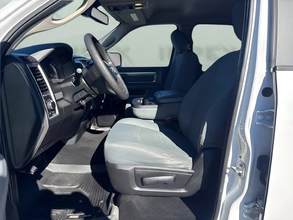 Used 2018 White Ram SLT image 9