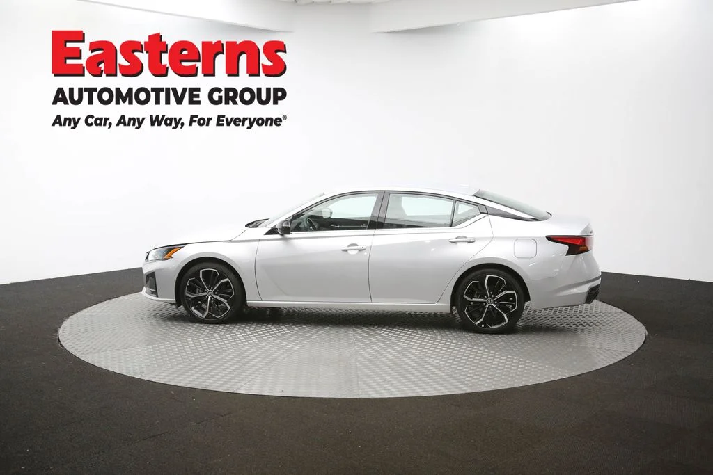 Used 2023 Silver Nissan 2.5 SR image 59