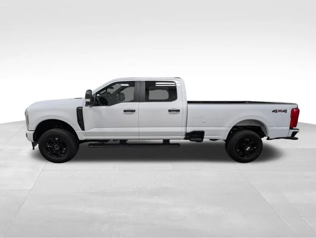 New 2026 Oxford White Ford F-250® XL image 32