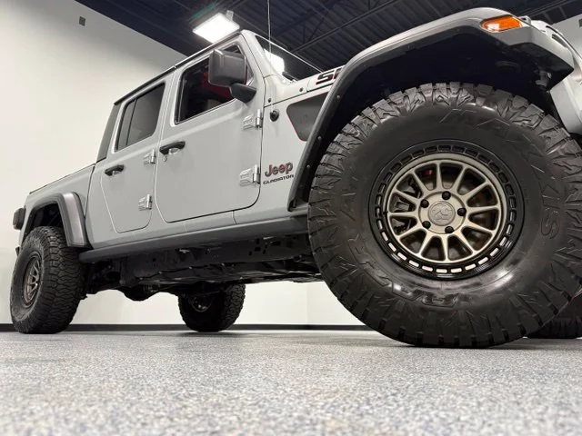 Used 2022 Silver Jeep Rubicon image 2