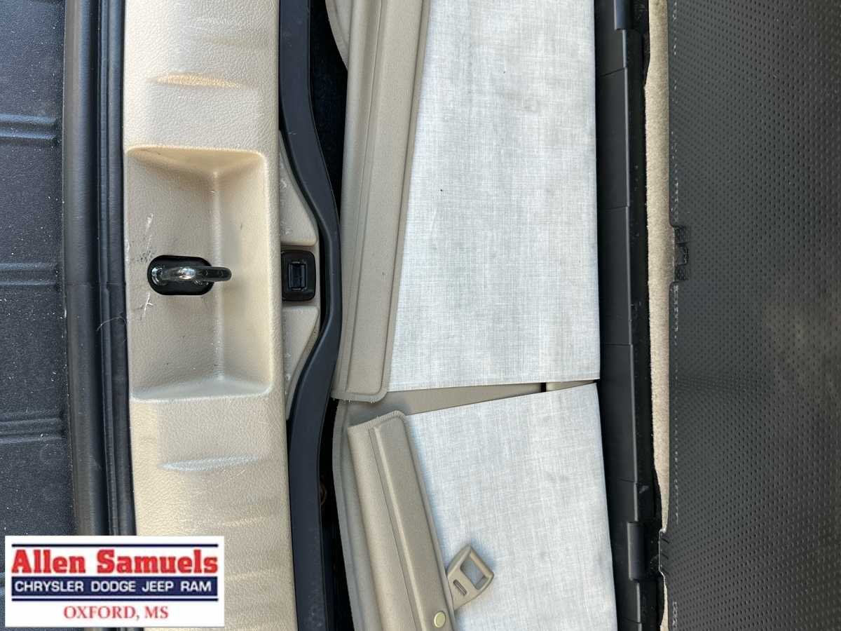 Used 2010 Blizzard Pearl Toyota Limited w/3rd Row image 41